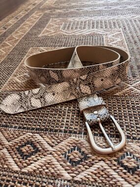 GEORG ROTH Genuine Leather Snakeskin Print Tan Belt Silver Buckle Unisex